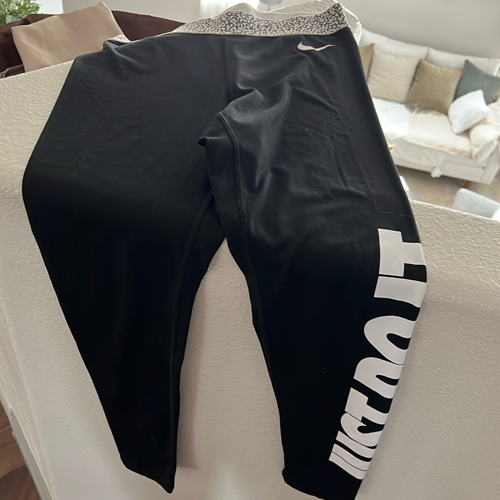 Nike Dry Fit Women’s Leggings Size Small